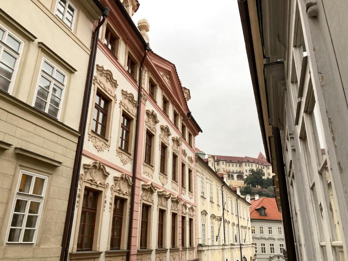 Price & Location - Historic Square Residency * Praha
