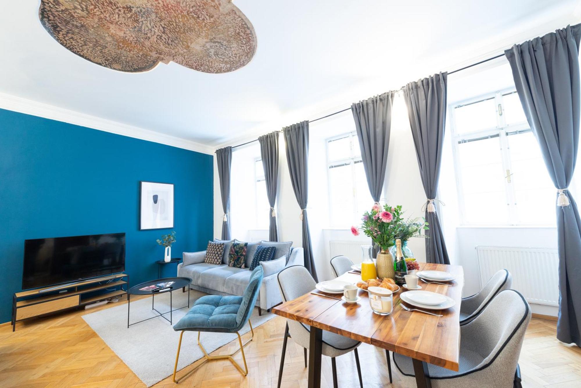 Price & Location - Historic Square Residency Praha